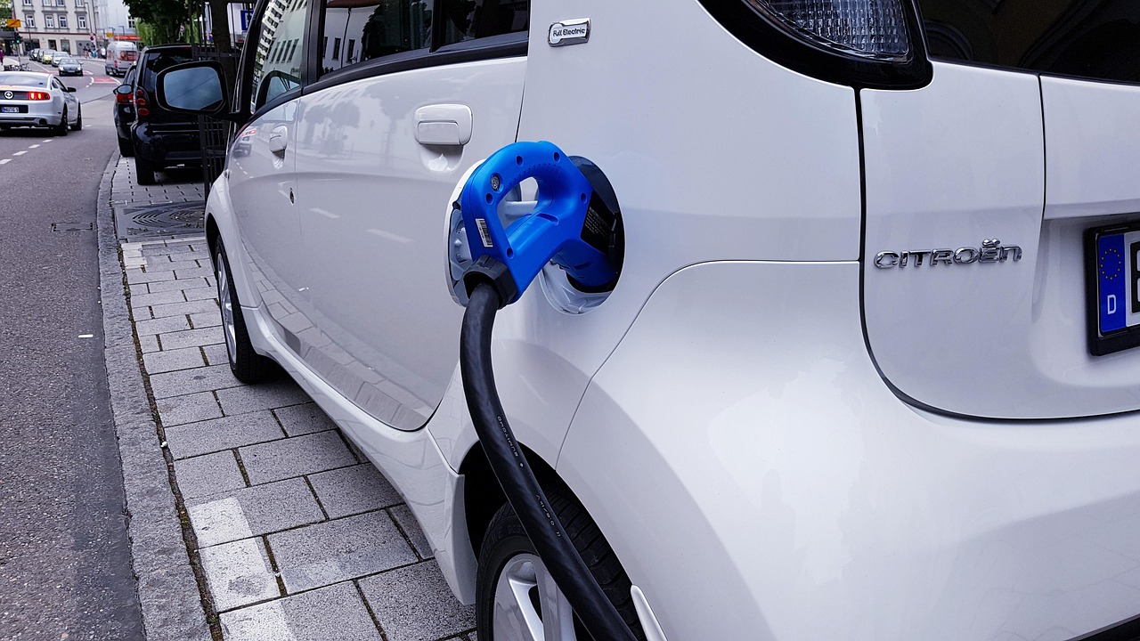 Colonnina di ricarica per auto elettrica in casa
