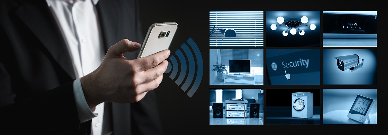 Prese intelligenti smart home con controllo remoto e monitoraggio consumi